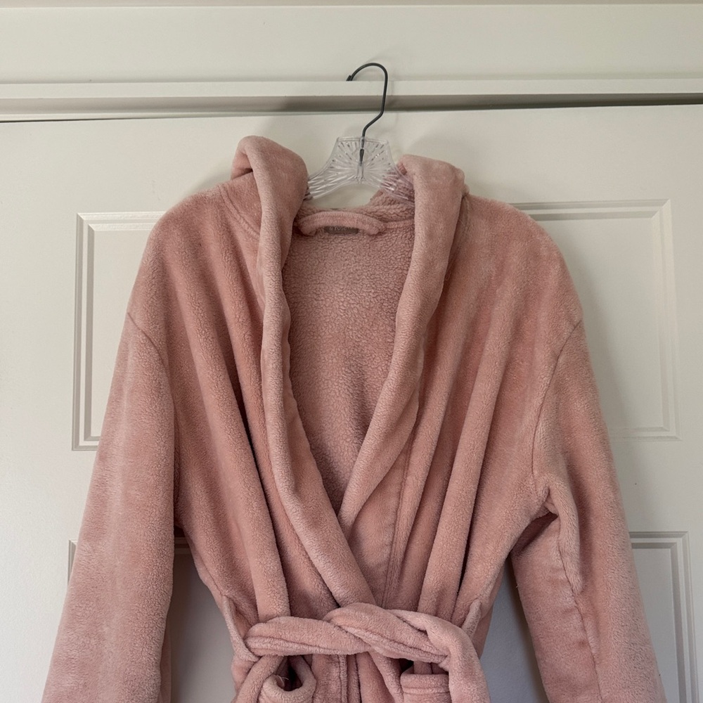 Summer & Rose Pink Plush Robe - Picture 2 of 7